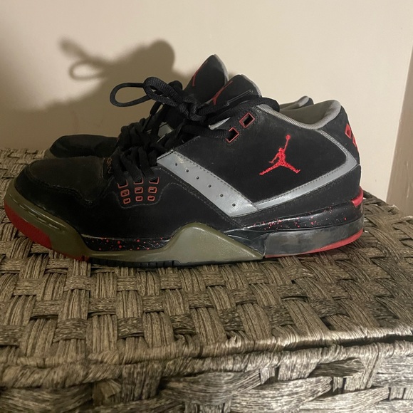 Jordan Flight 23 - Picture 2 of 6